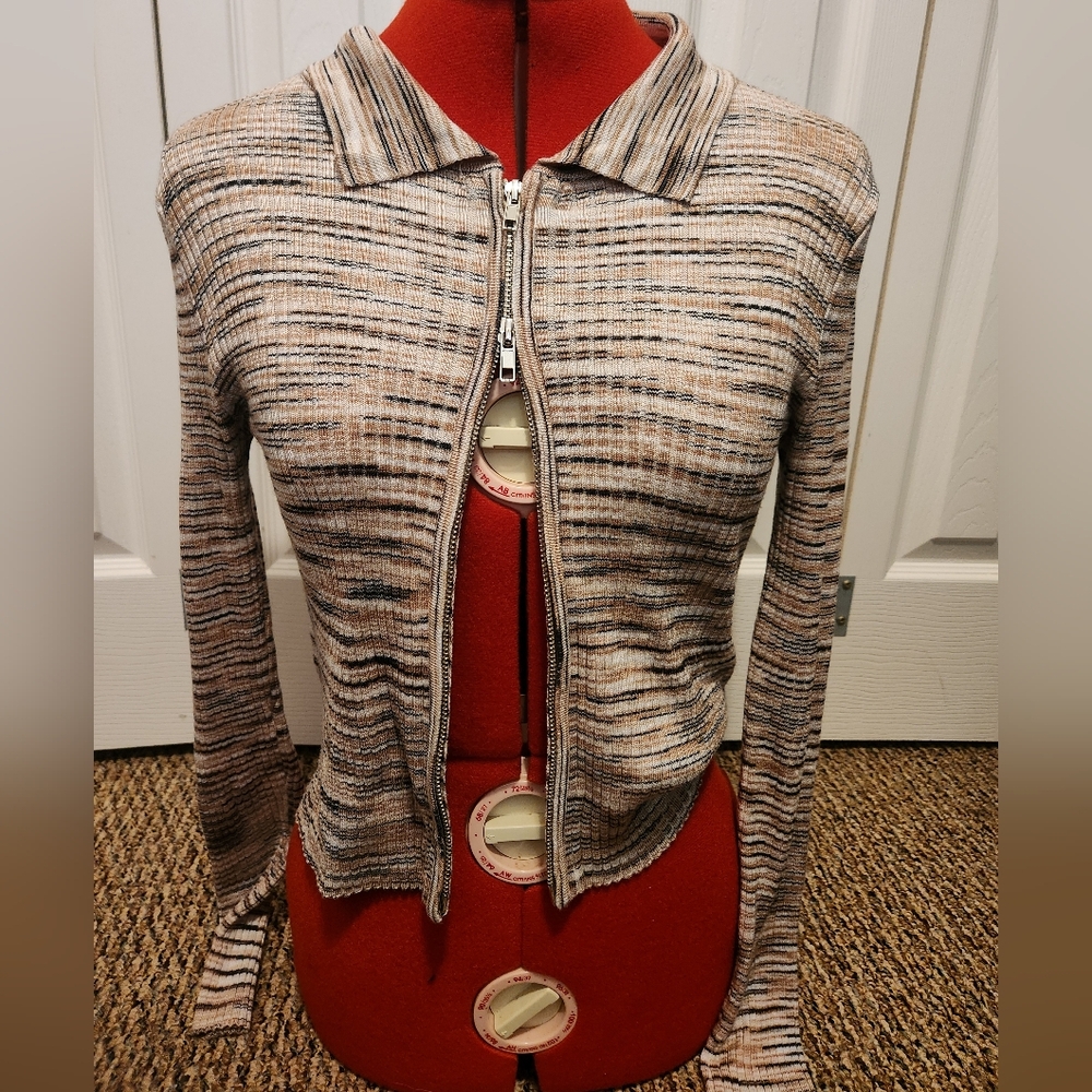 Collard zip up long sleeve. Size small.